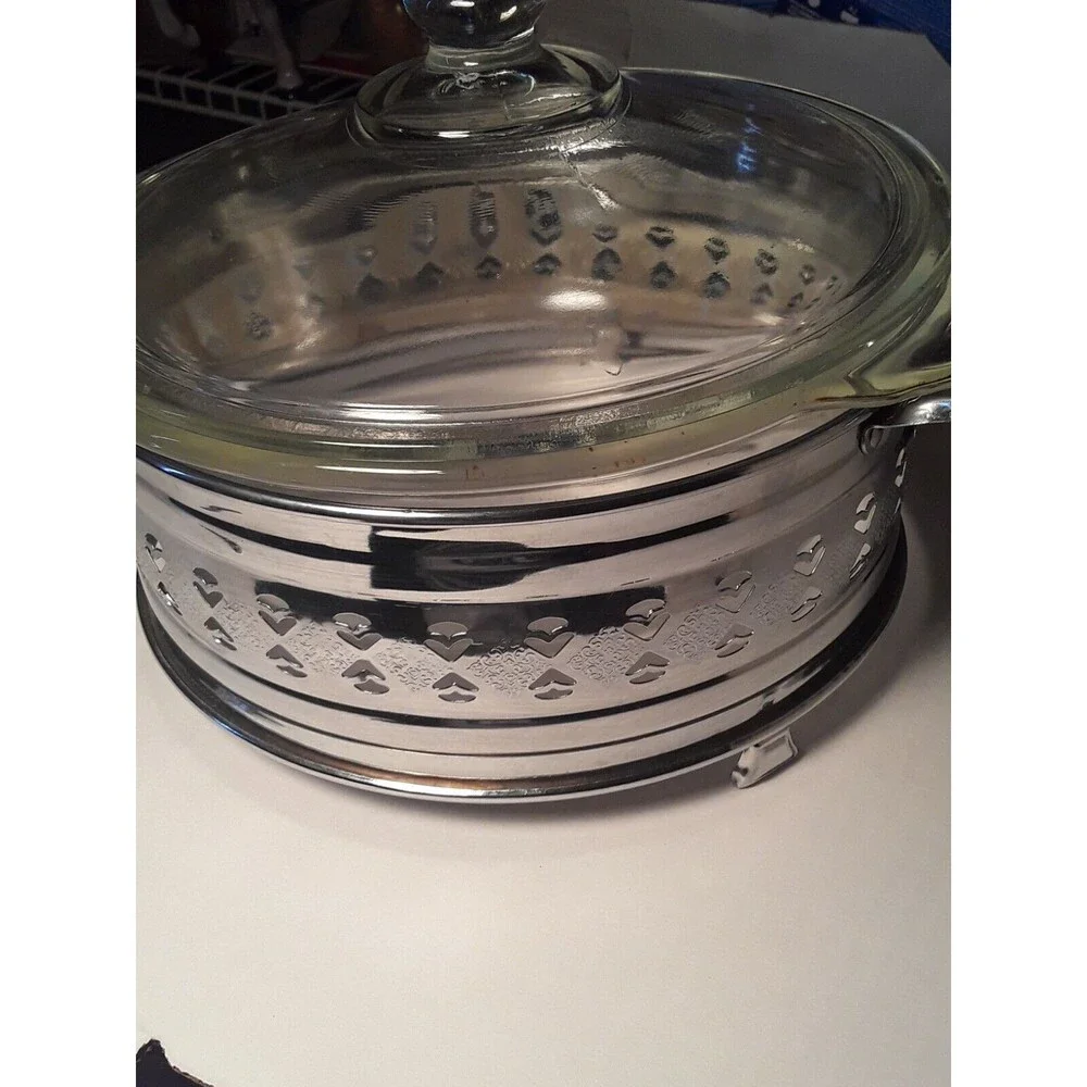 VINTAGE FIRE KING GLASS ROUND 1 1/2 QT CASSEROLE WITH SILVER METAL MCM TRIVET